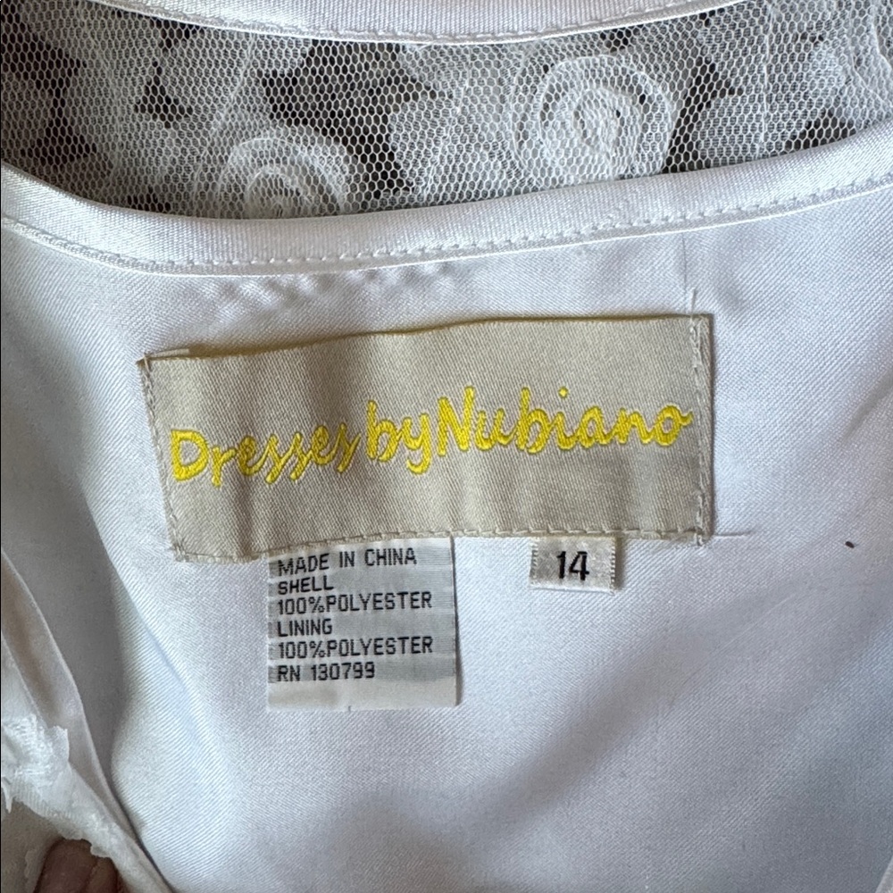 Dresses by Nubiano White 3D Floral Rosette Dress & Shrug Bolero Set Size 14 - Picture 4 of 11